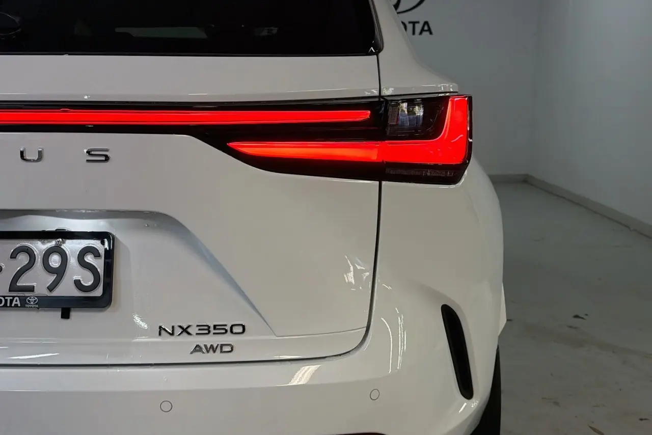 2025 Lexus NX Gallery Image 9