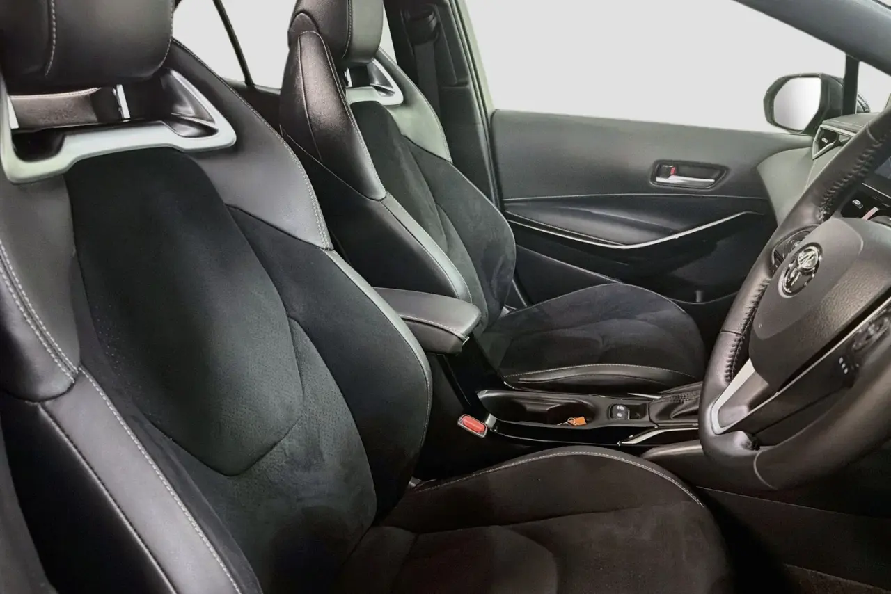 2025 Toyota Corolla Gallery Image 13