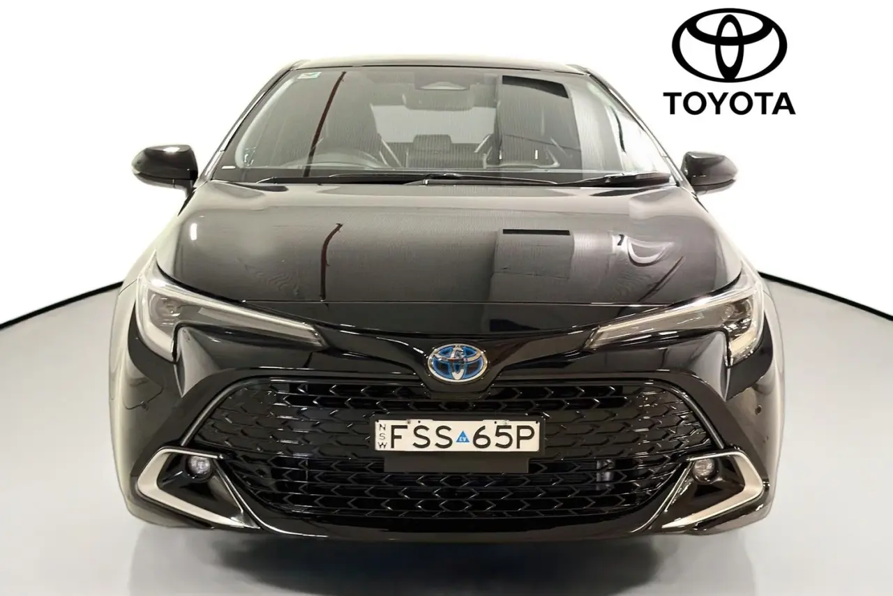 2025 Toyota Corolla Gallery Image 2