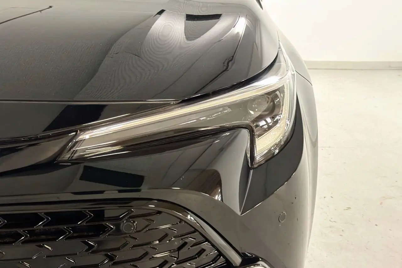 2025 Toyota Corolla Gallery Image 3