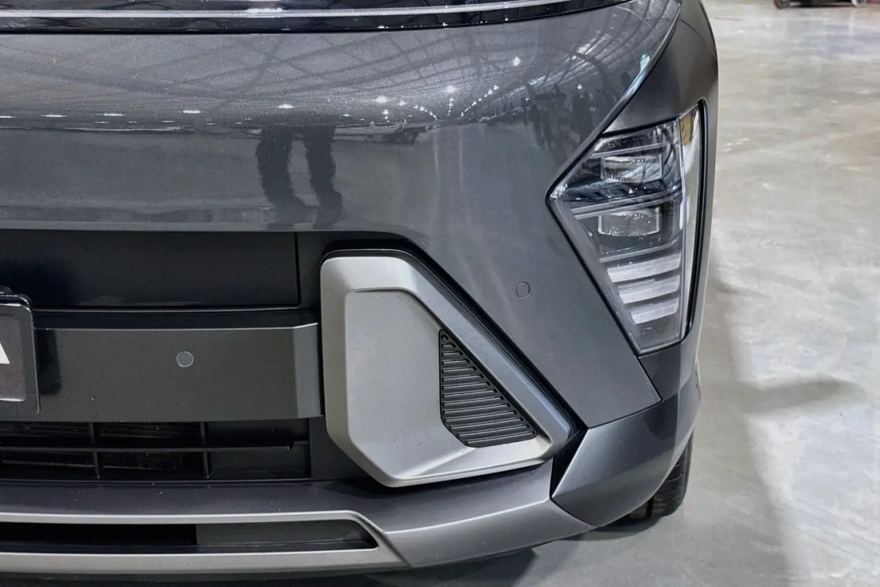 2023 Hyundai Kona Gallery Image 3