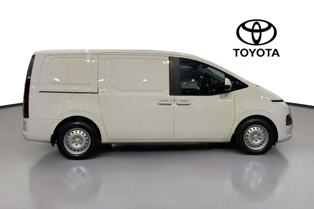 2023 Hyundai STARIA LOAD Gallery Image 11