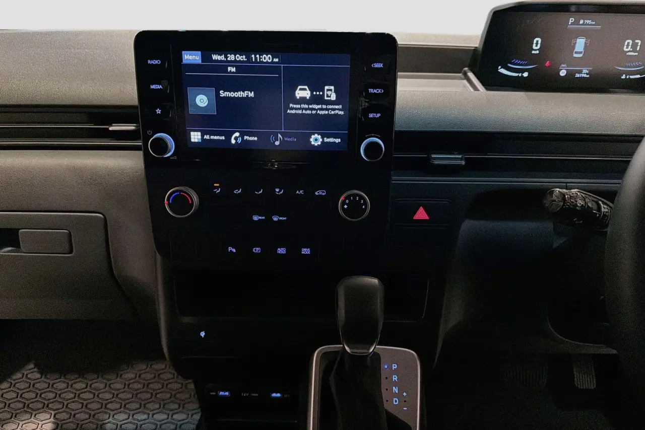 2023 Hyundai STARIA LOAD Gallery Image 15