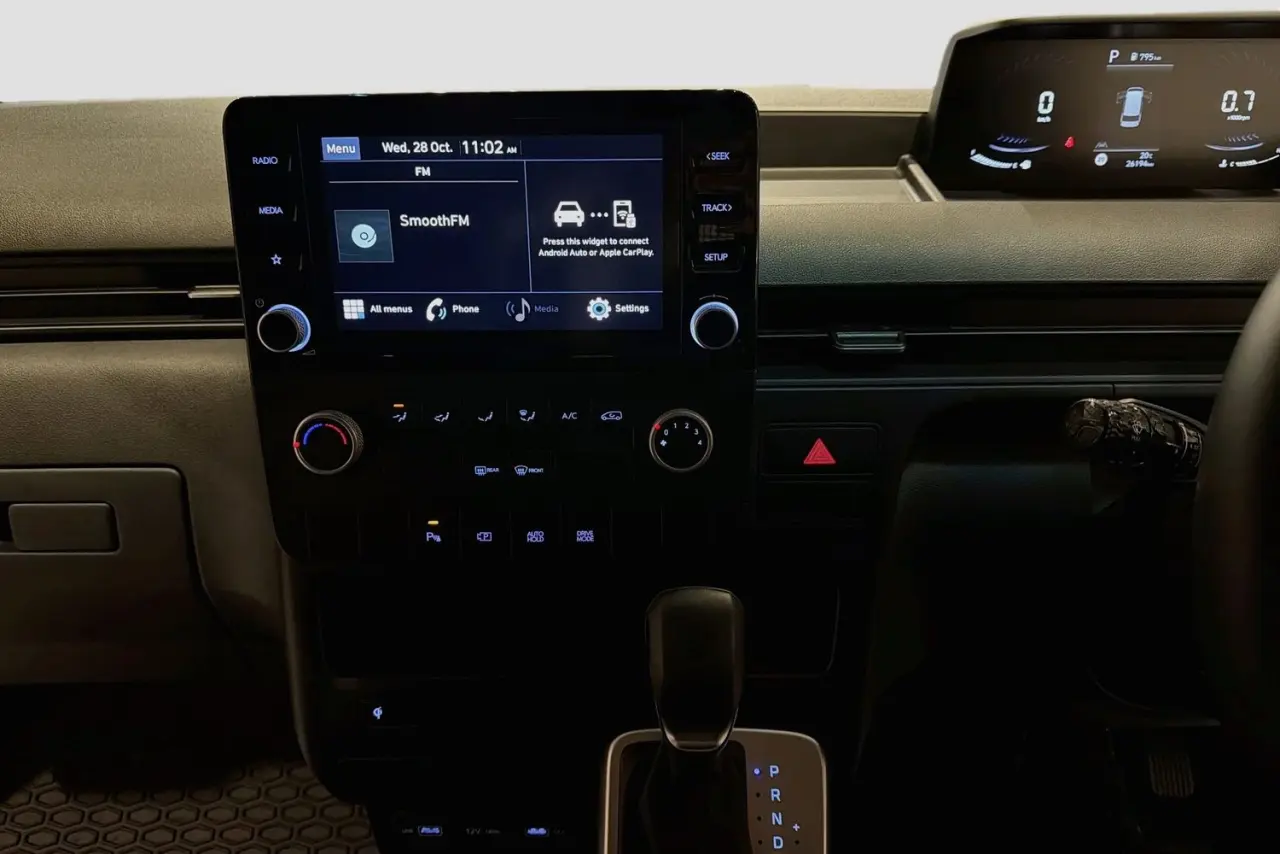 2023 Hyundai STARIA LOAD Gallery Image 16