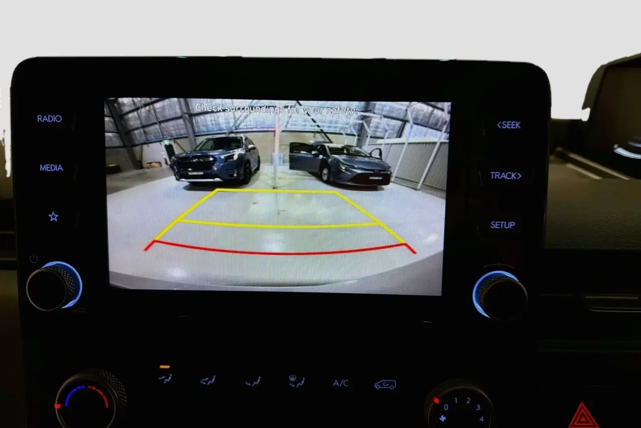 2023 Hyundai STARIA LOAD Gallery Image 17
