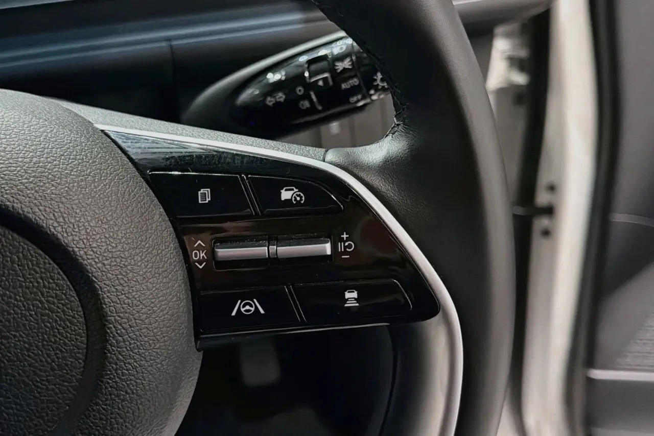 2023 Hyundai STARIA LOAD Gallery Image 20