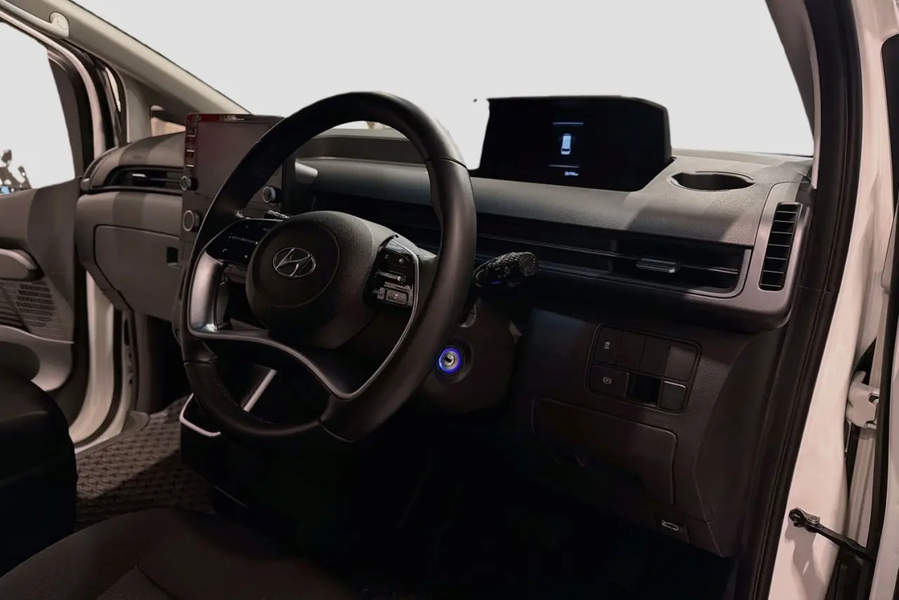 2023 Hyundai STARIA LOAD Gallery Image 23