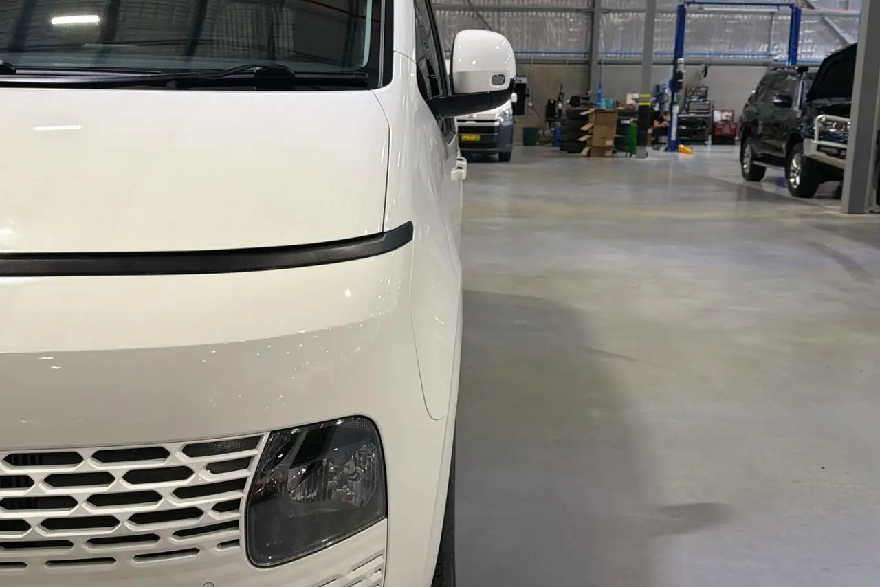 2023 Hyundai STARIA LOAD Gallery Image 3