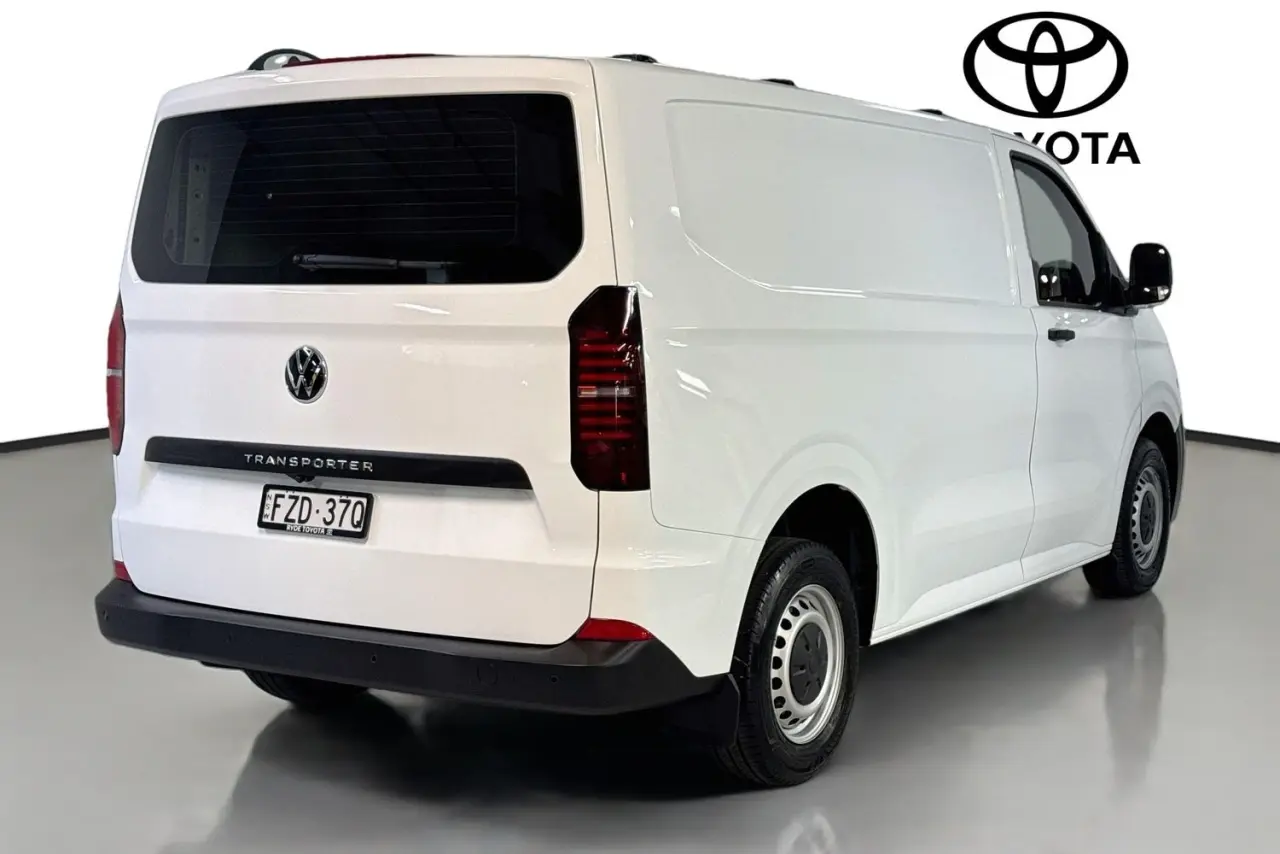 2025 Volkswagen Transporter Gallery Image 10