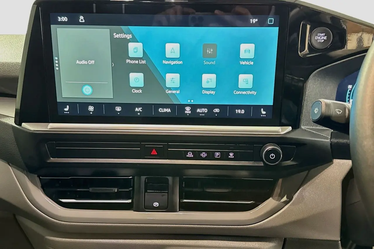 2025 Volkswagen Transporter Gallery Image 15