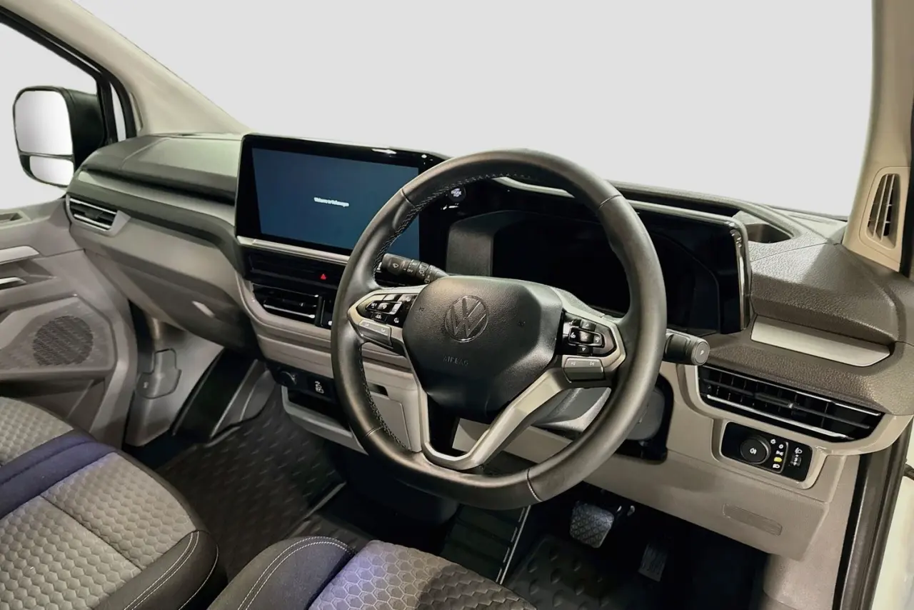 2025 Volkswagen Transporter Gallery Image 23