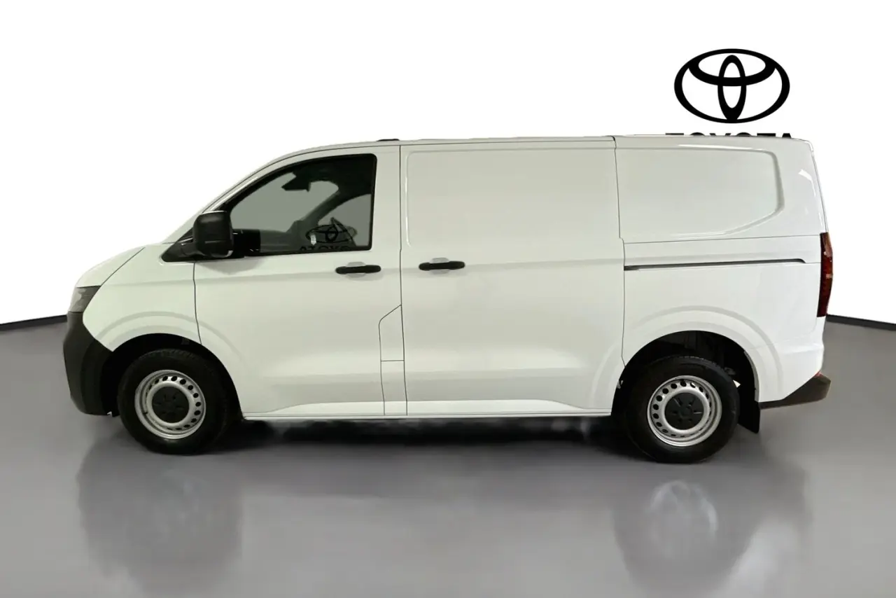 2025 Volkswagen Transporter Gallery Image 5