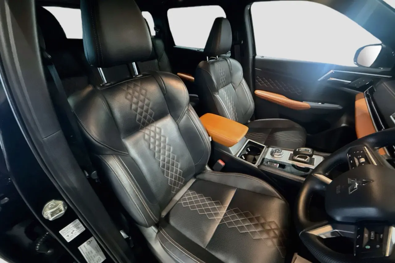 2022 Mitsubishi Outlander Gallery Image 13