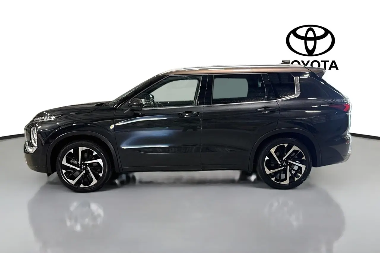 2022 Mitsubishi Outlander Gallery Image 5
