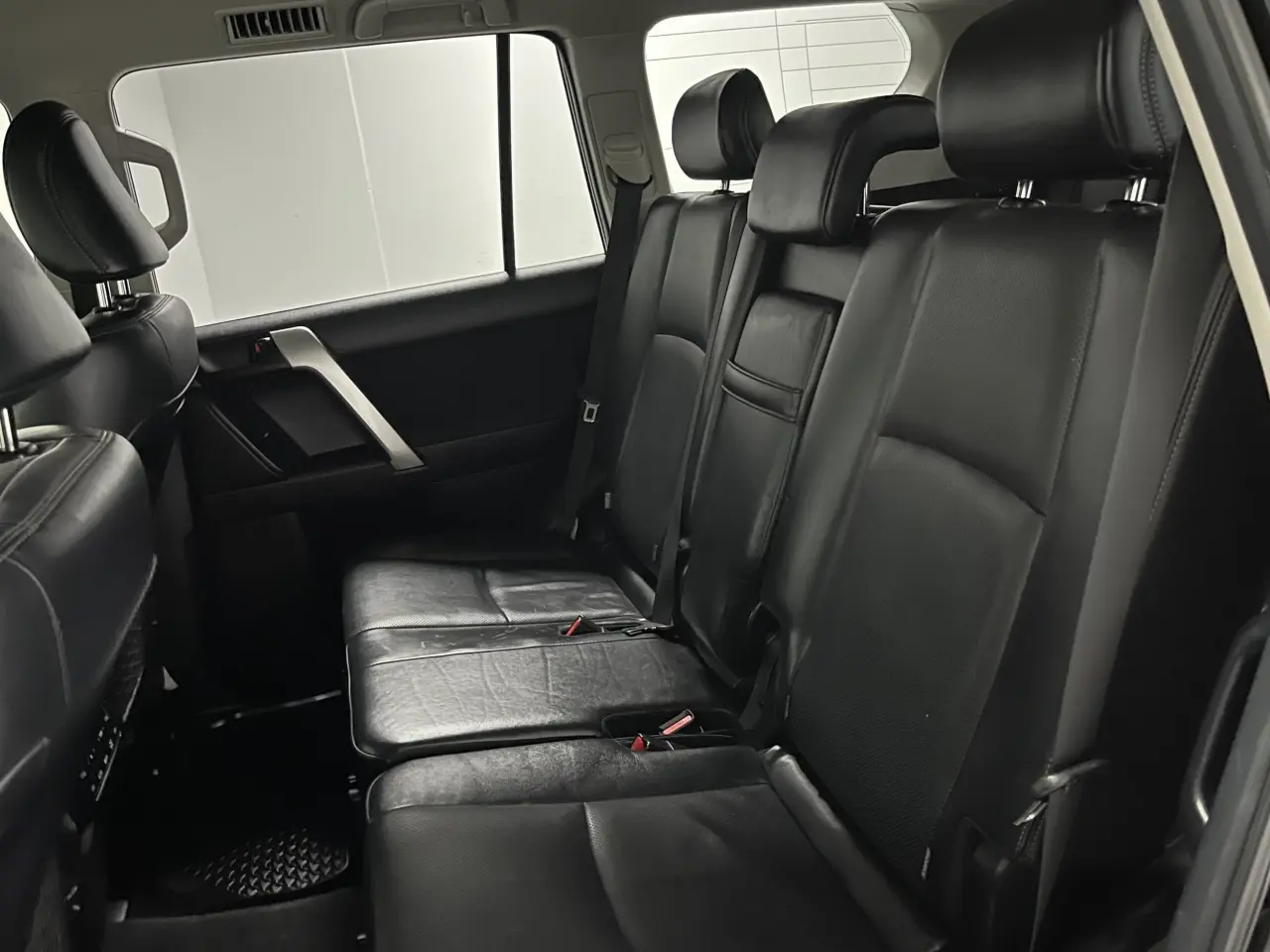 2019 Toyota Prado Gallery Image 10