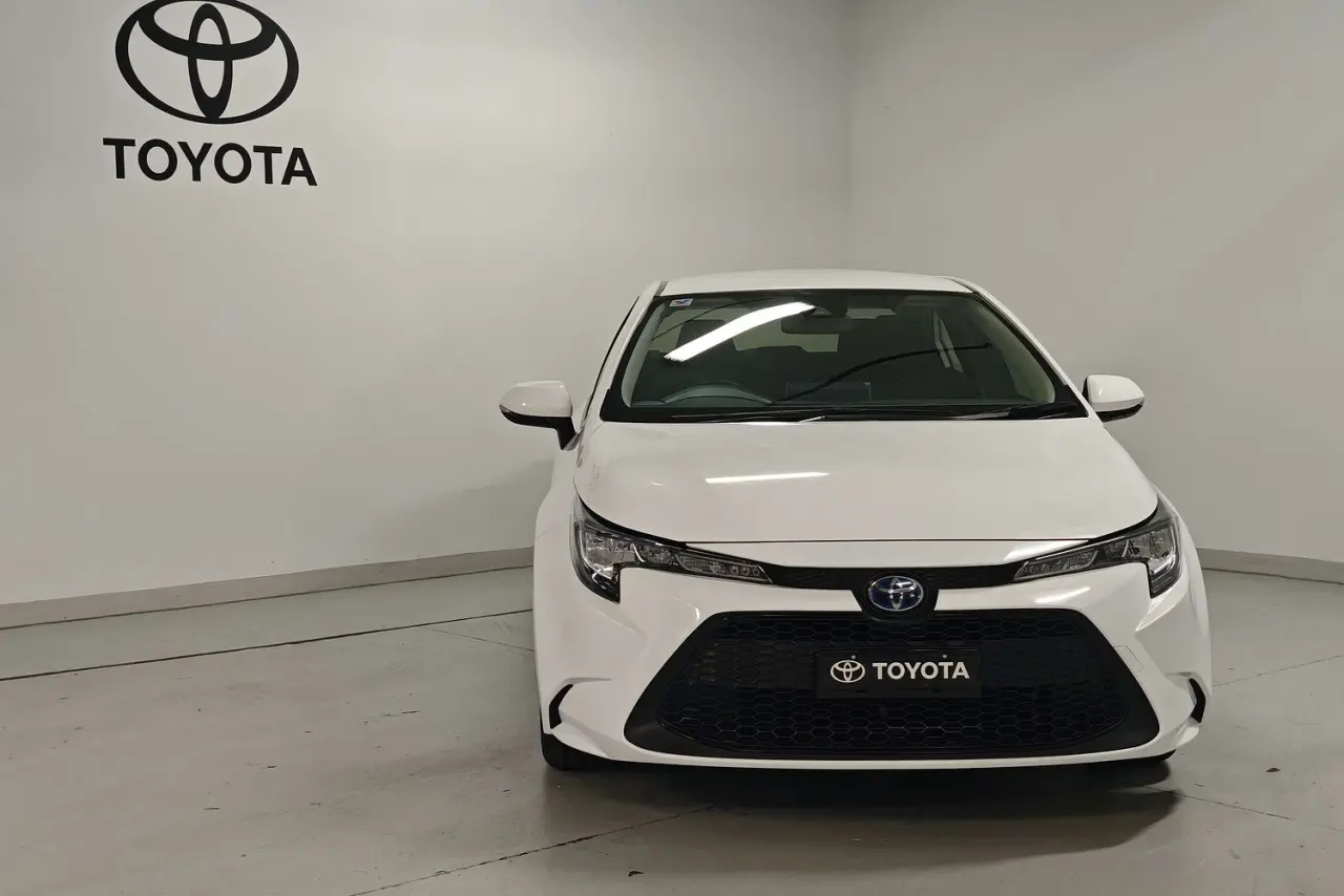 2022 Toyota Corolla Gallery Image 2
