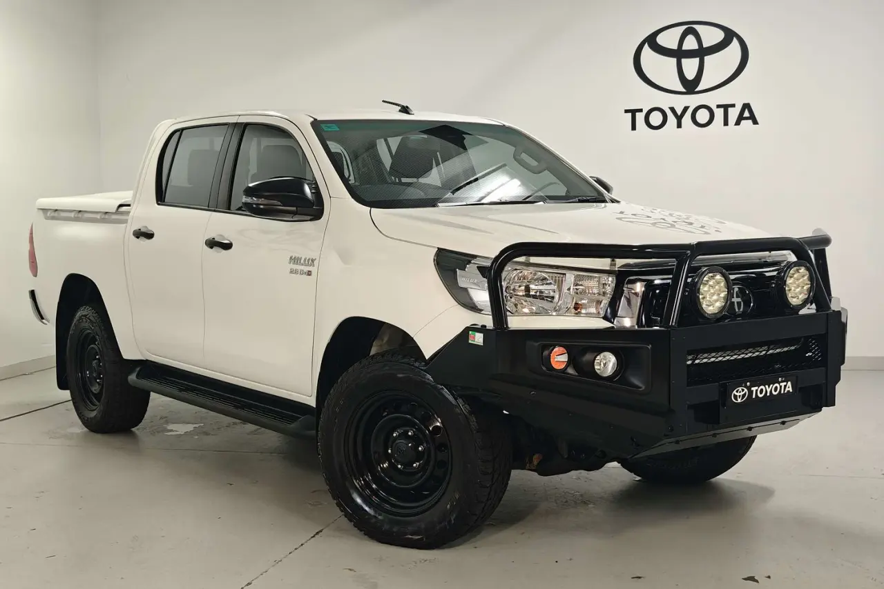 2019 Toyota Hilux Gallery Image 1