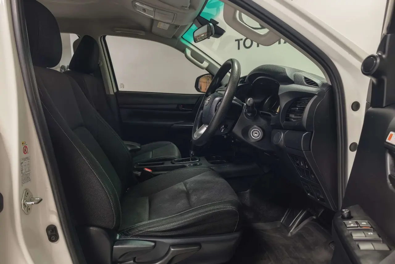 2019 Toyota Hilux Gallery Image 10