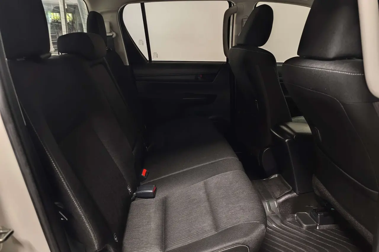 2019 Toyota Hilux Gallery Image 11
