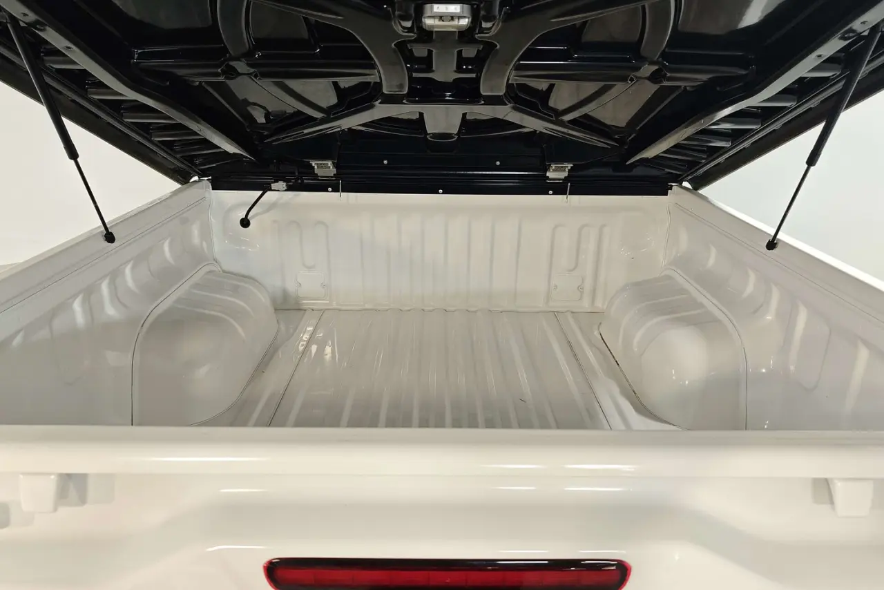 2019 Toyota Hilux Gallery Image 12