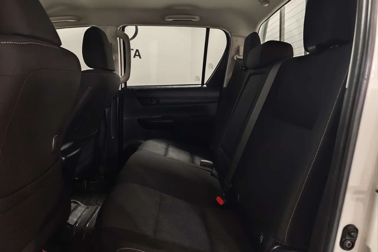 2019 Toyota Hilux Gallery Image 13