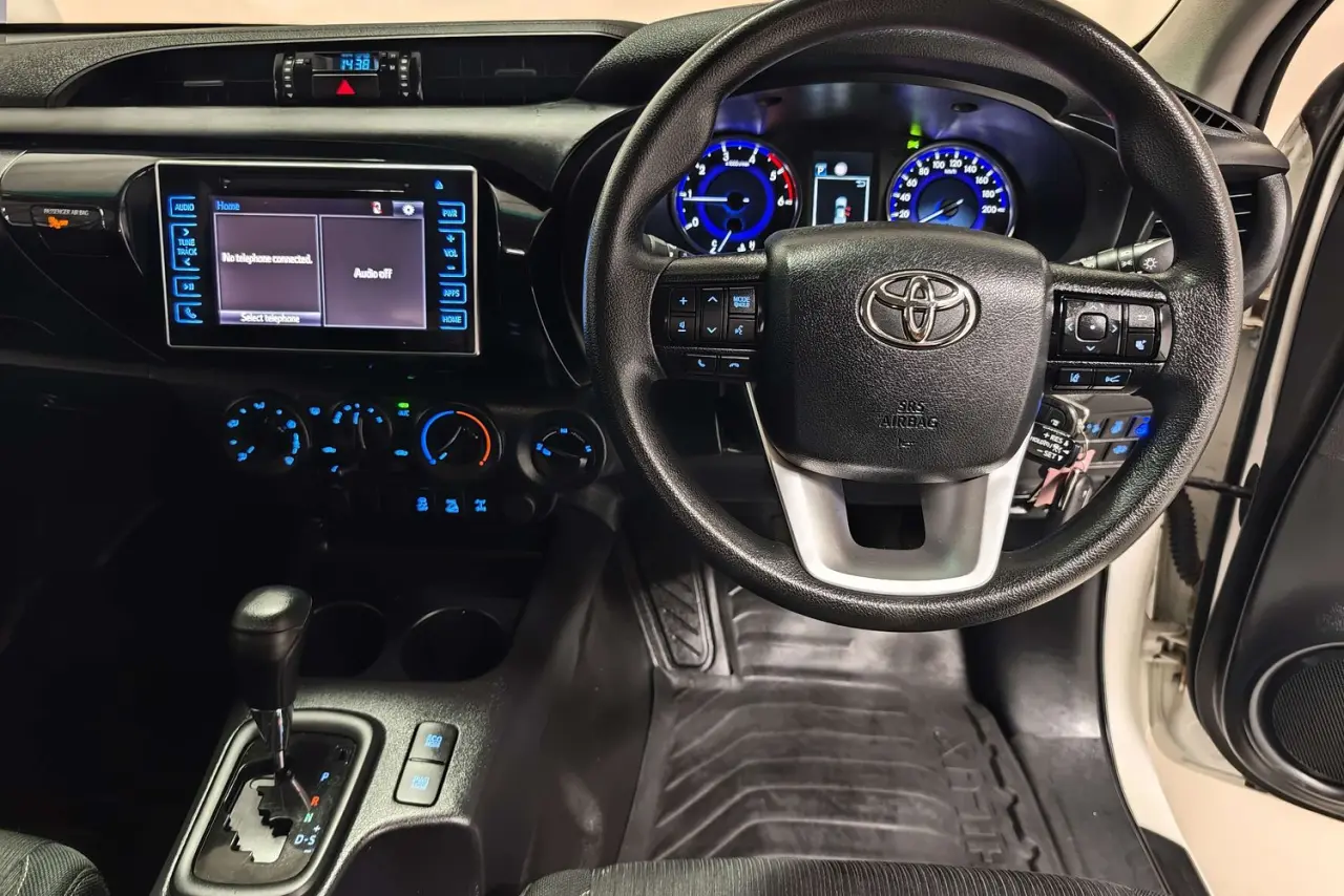 2019 Toyota Hilux Gallery Image 16