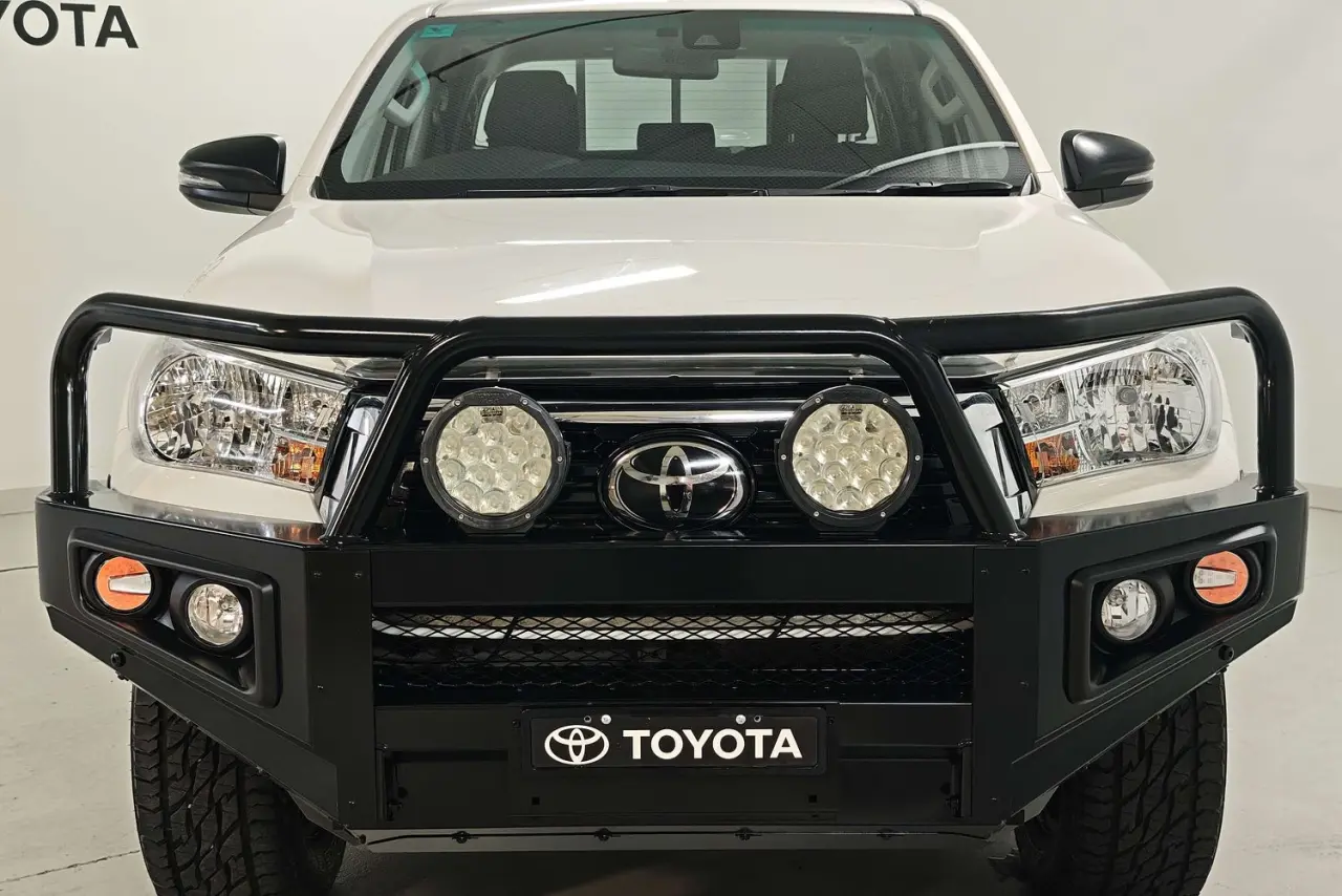 2019 Toyota Hilux Gallery Image 3