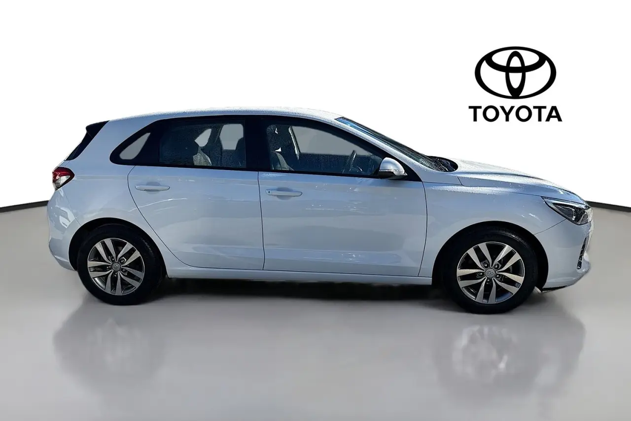 2020 Hyundai i30 Gallery Image 11