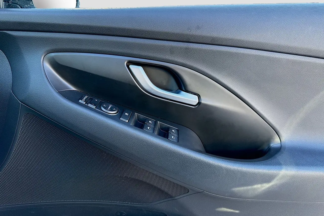 2020 Hyundai i30 Gallery Image 23