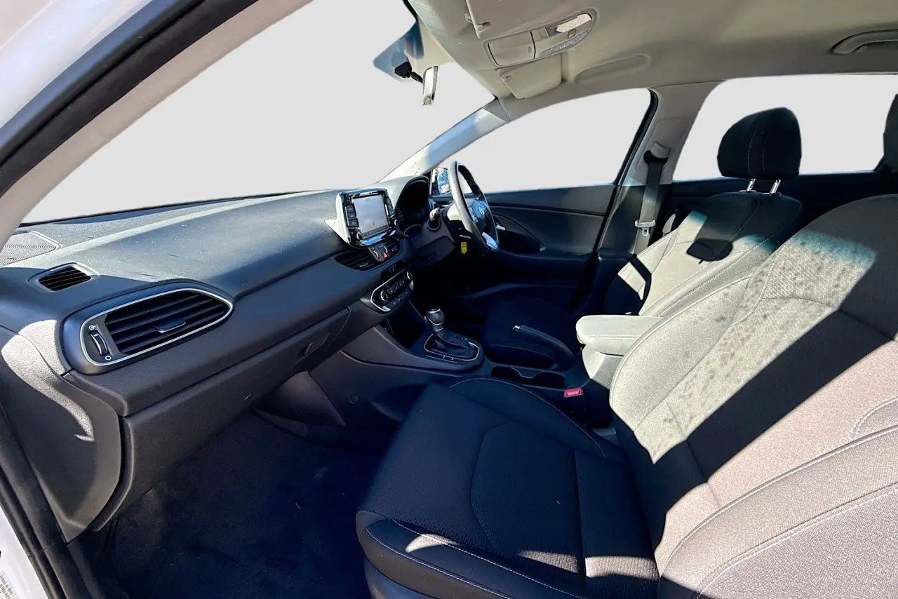 2020 Hyundai i30 Gallery Image 24
