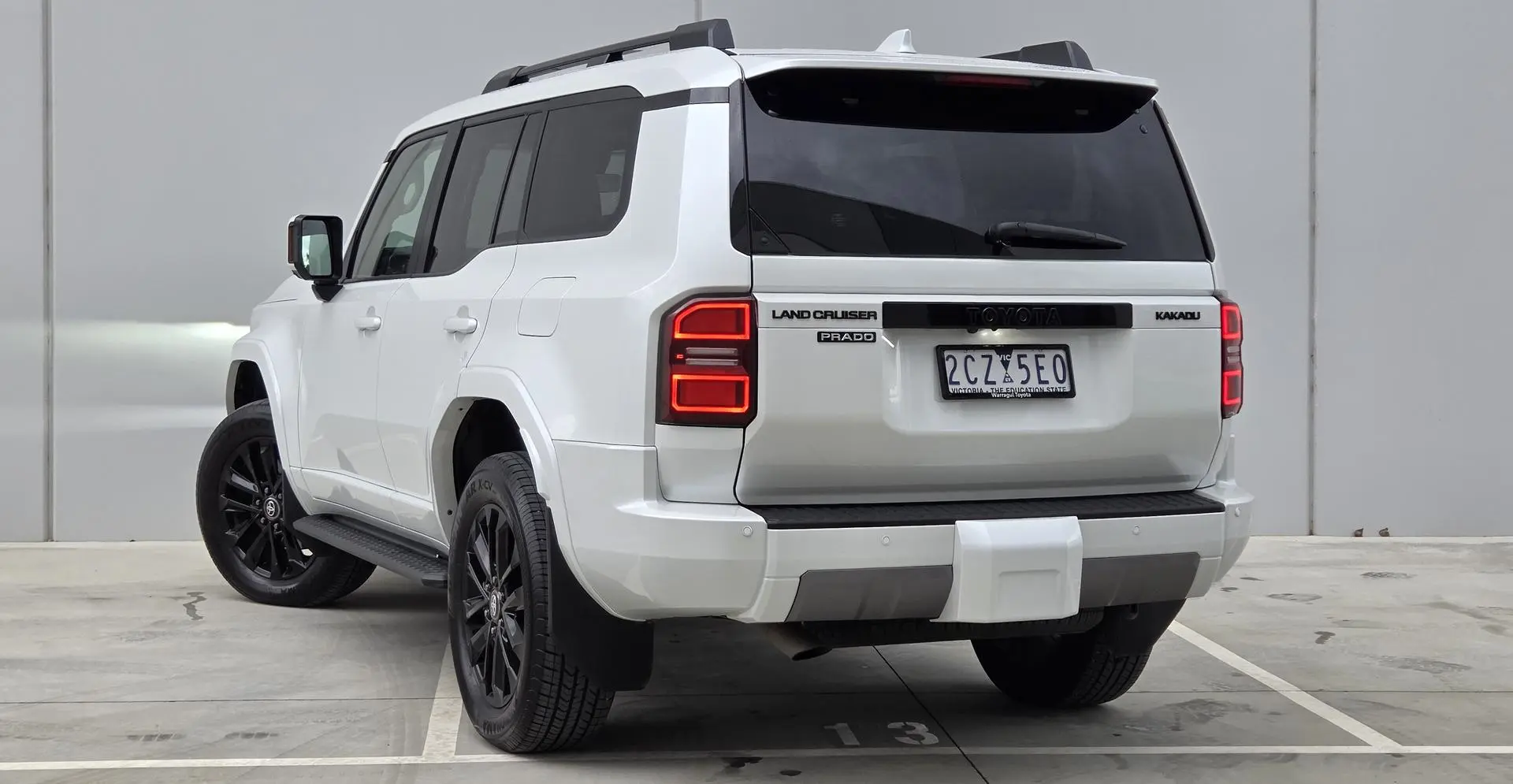 2025 Toyota Landcruiser Prado Gallery Image 6