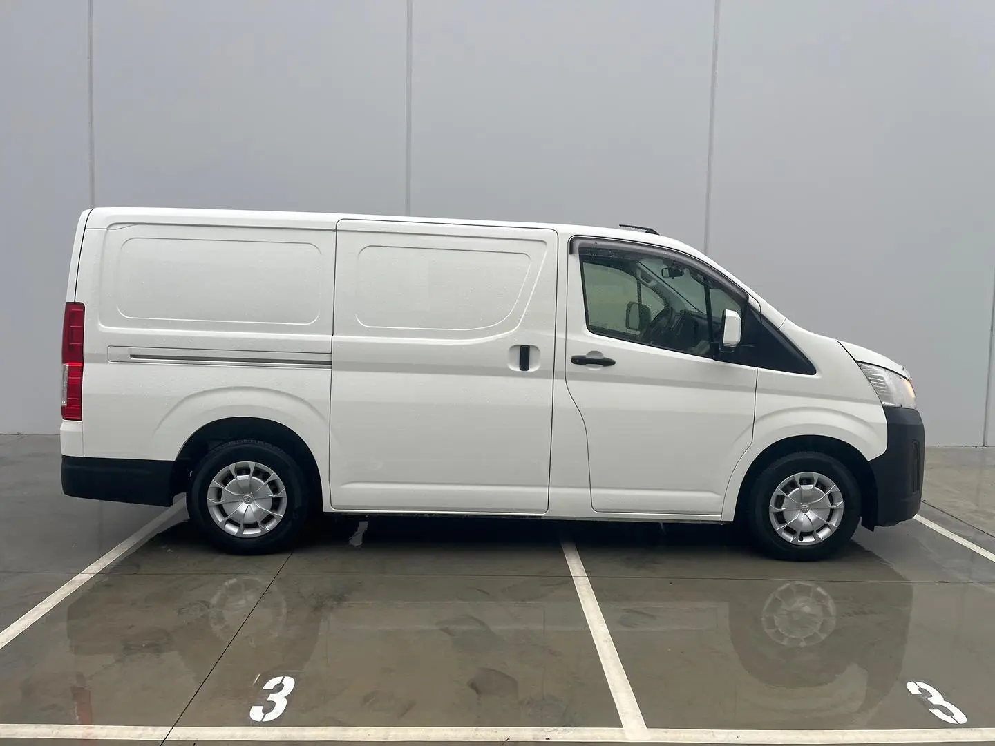 2019 Toyota Hiace Gallery Image 23