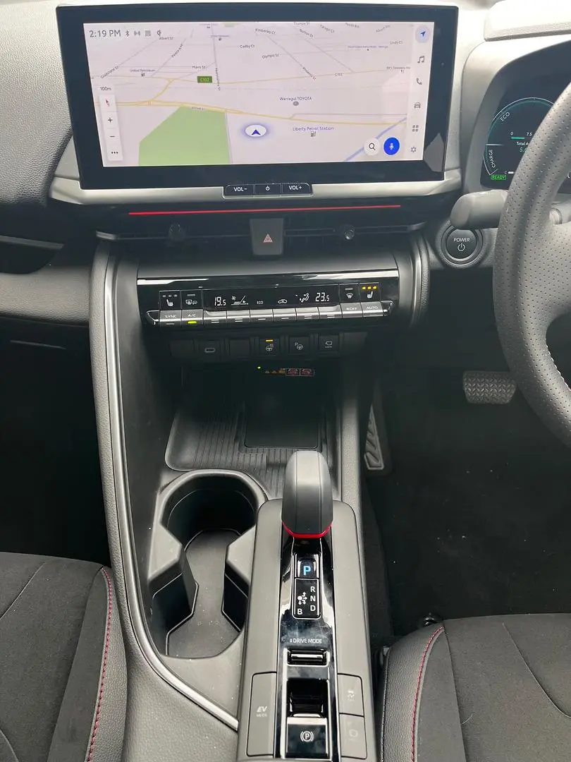 2025 Toyota C-HR Gallery Image 18