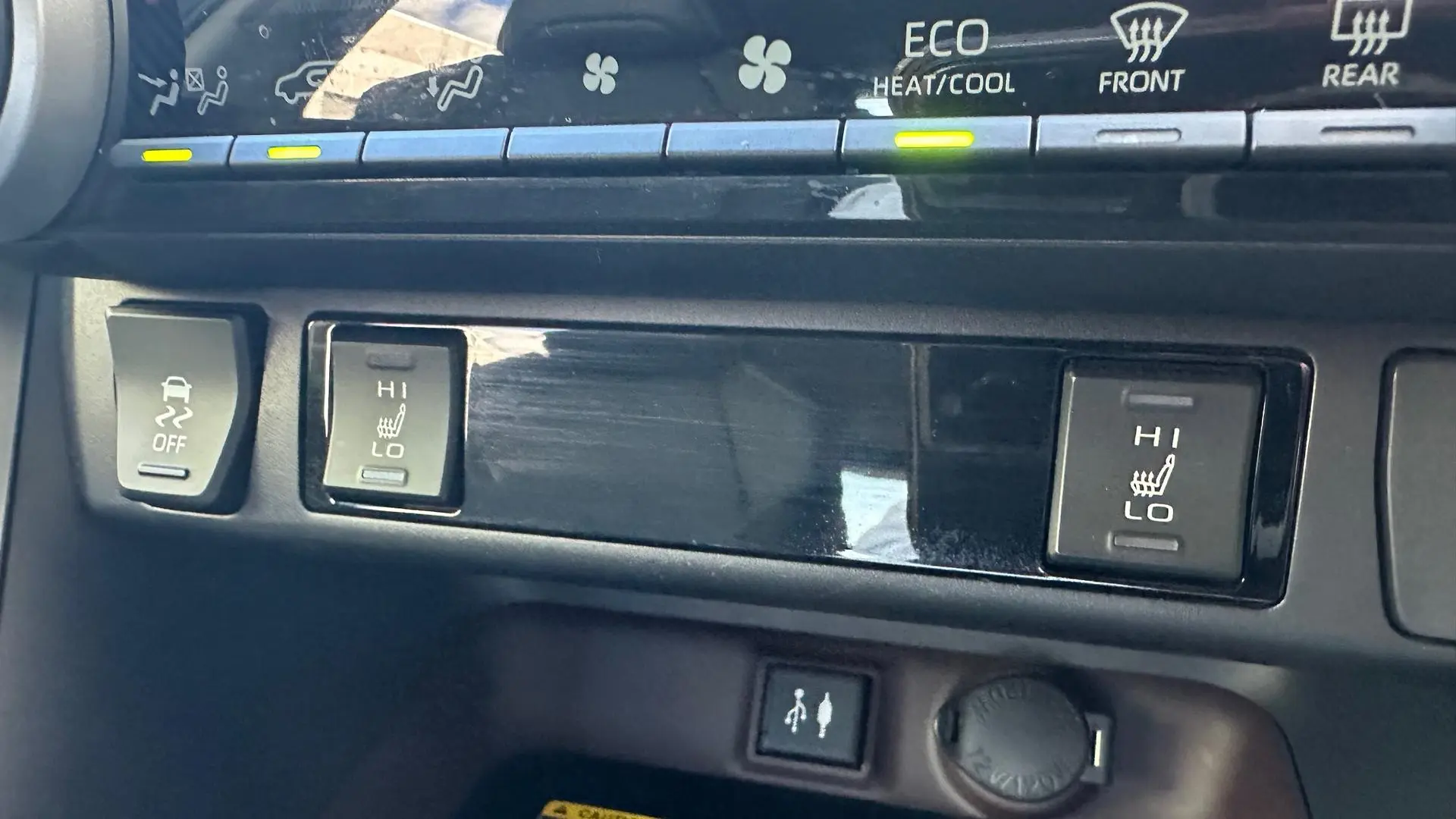 2019 Toyota RAV4 Gallery Image 13
