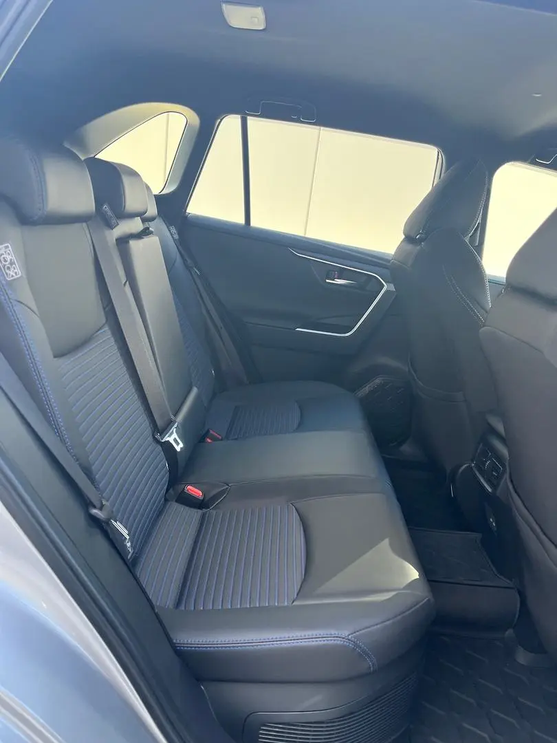 2024 Toyota RAV4 Gallery Image 16