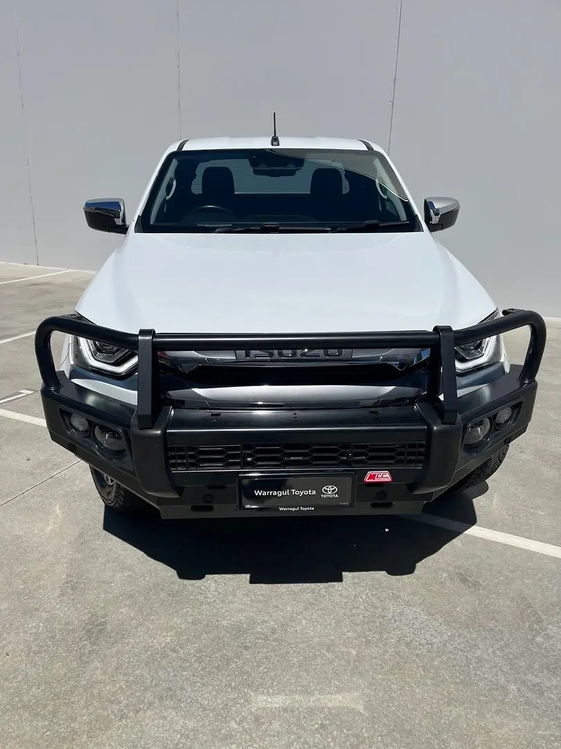 2023 Isuzu D-MAX Gallery Image 2