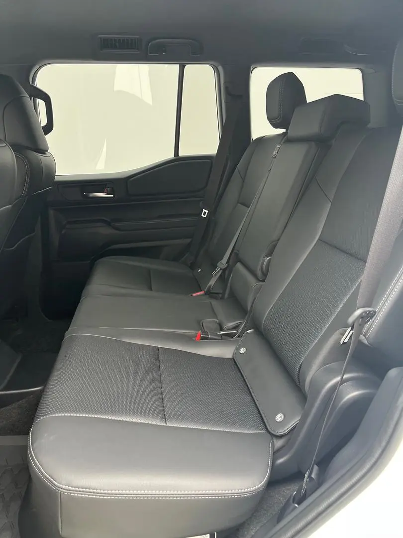 2025 Toyota Landcruiser Prado Gallery Image 8