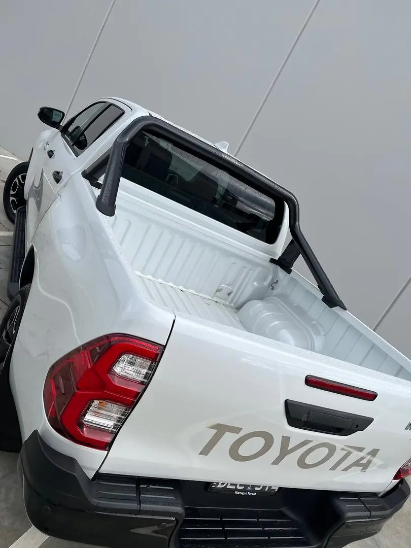 2025 Toyota Hilux Gallery Image 11