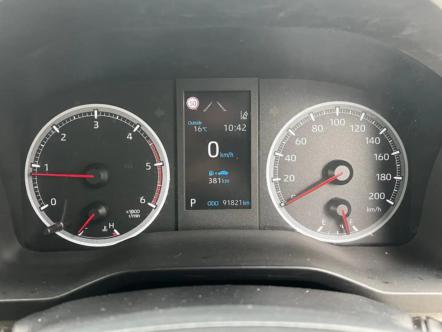 2020 Toyota Hiace Gallery Image 22