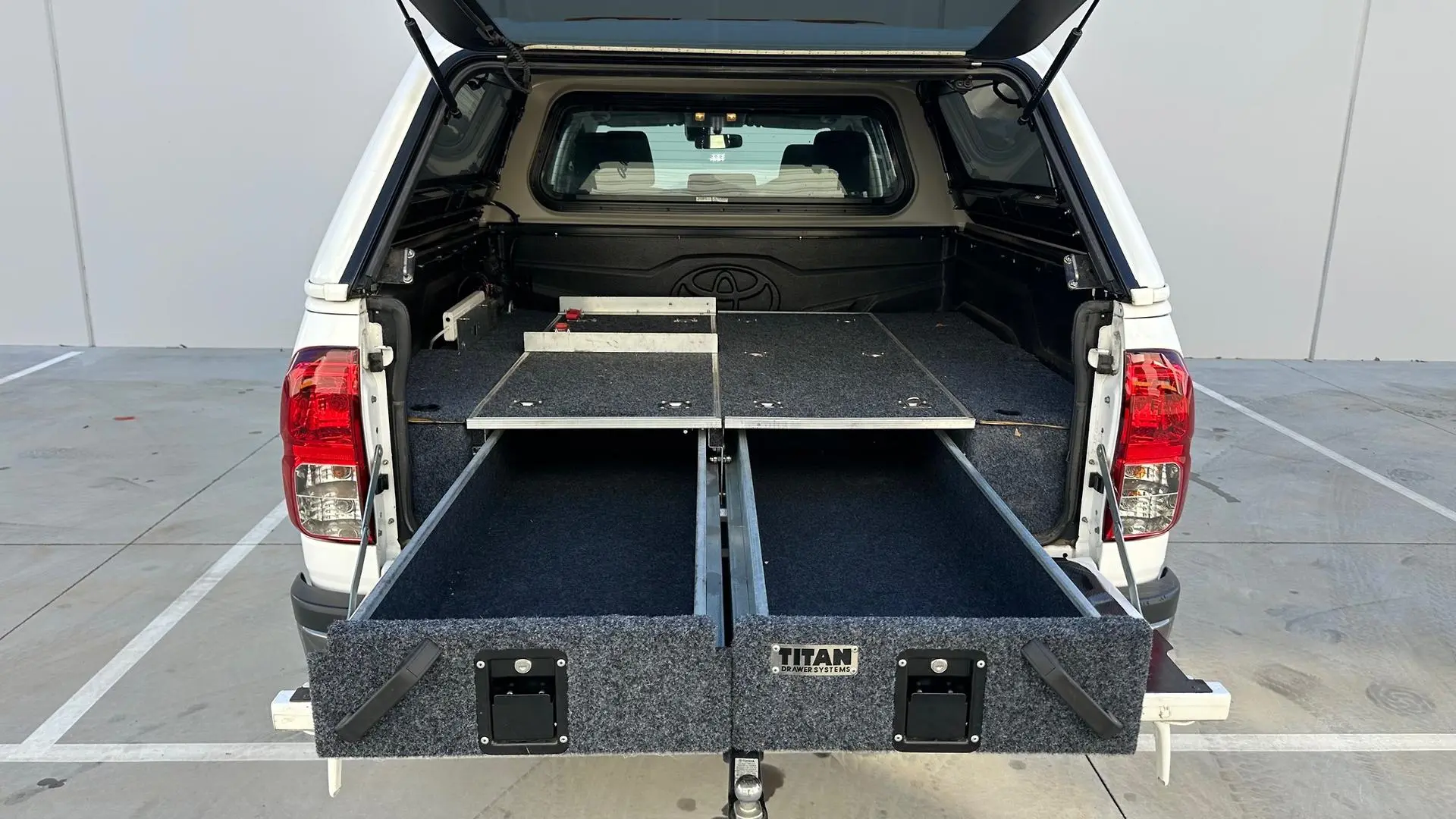 2021 Toyota Hilux Gallery Image 12