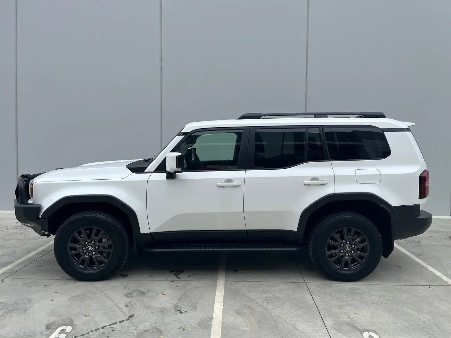 2025 Toyota Landcruiser Prado Gallery Image 25