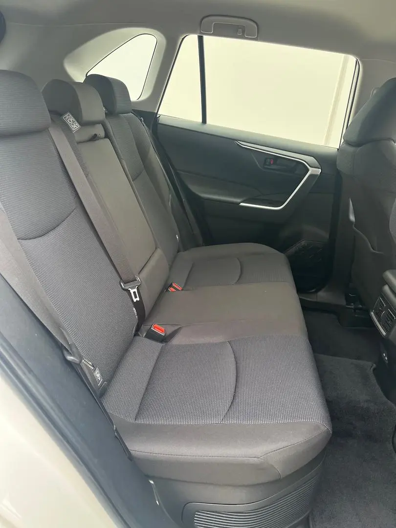 2024 Toyota RAV4 Gallery Image 14
