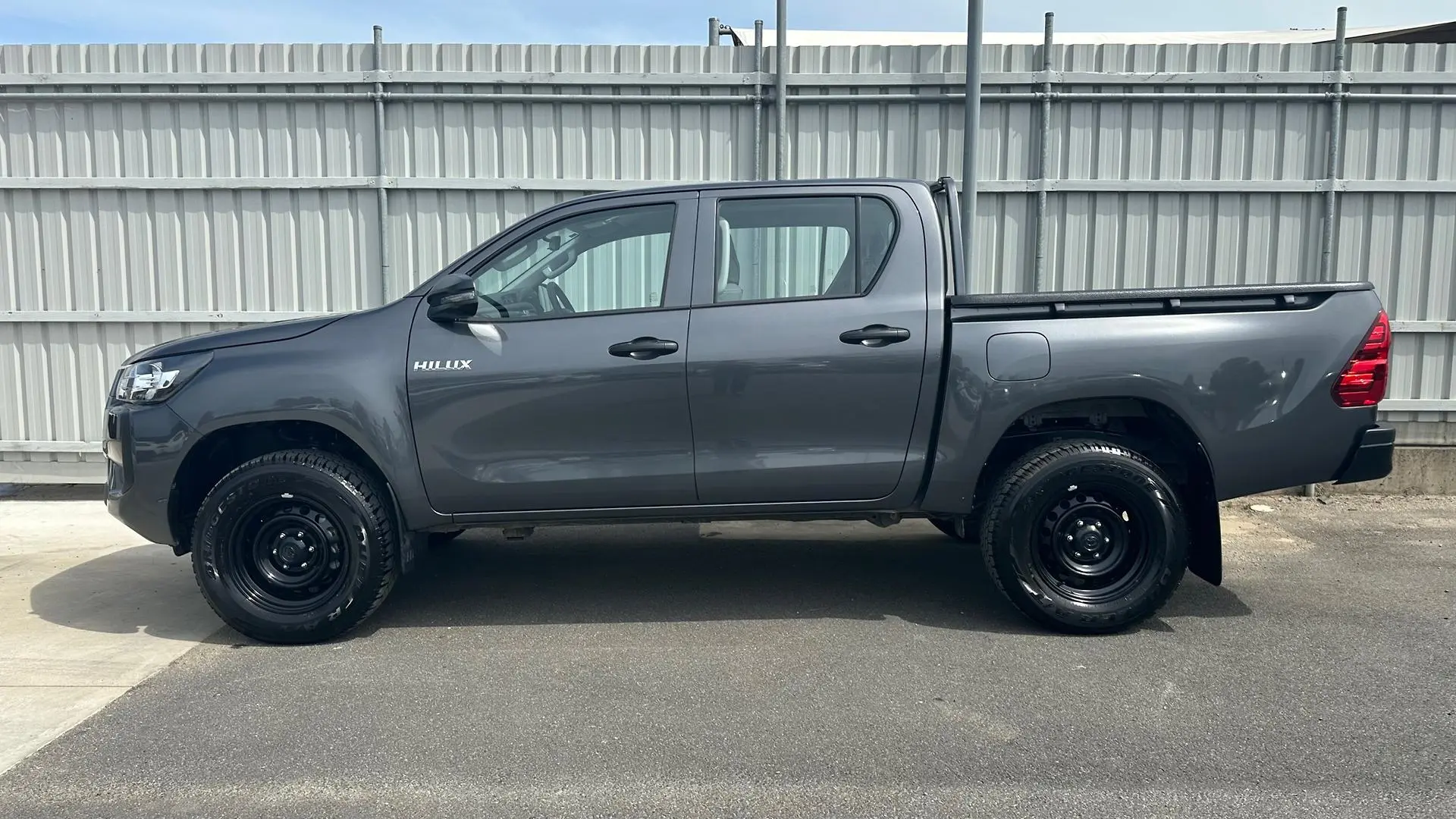 2024 Toyota Hilux Image 5