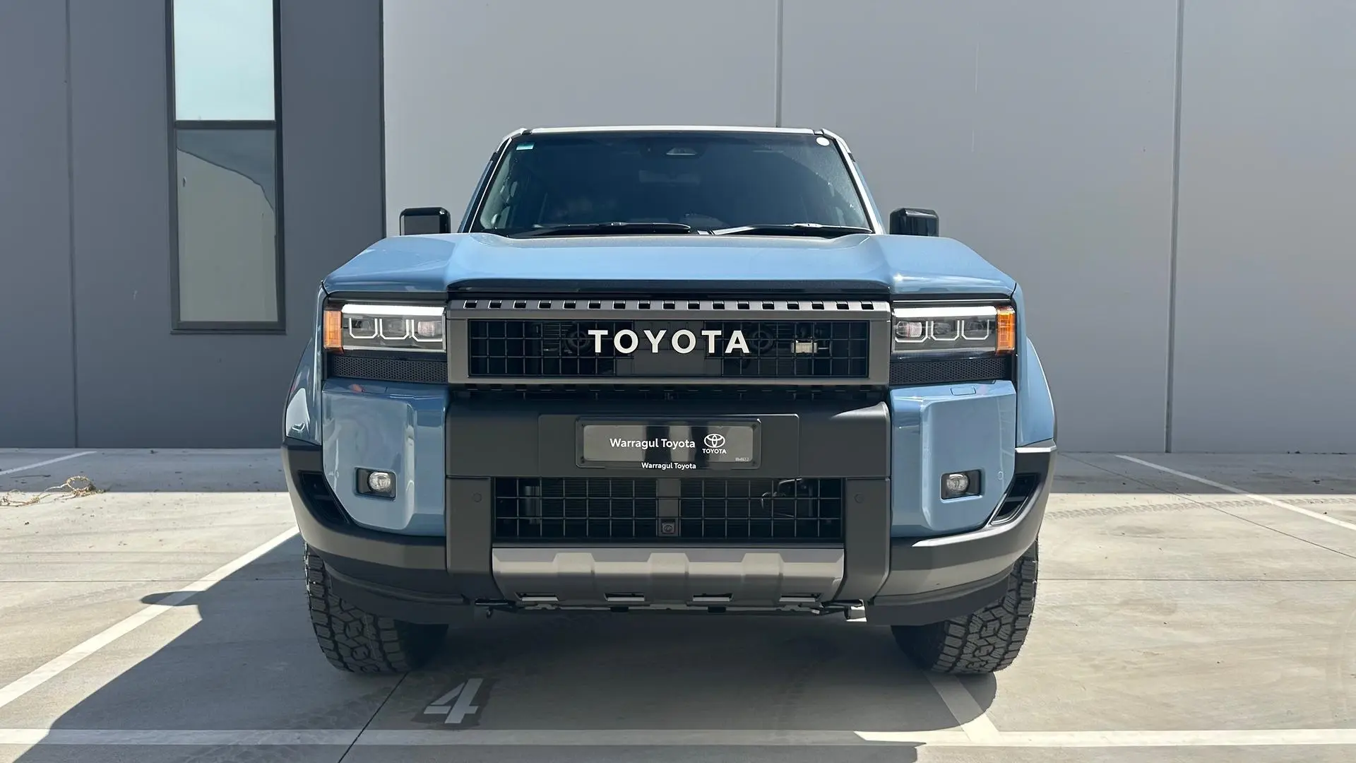 2025 Toyota Landcruiser Prado Gallery Image 2