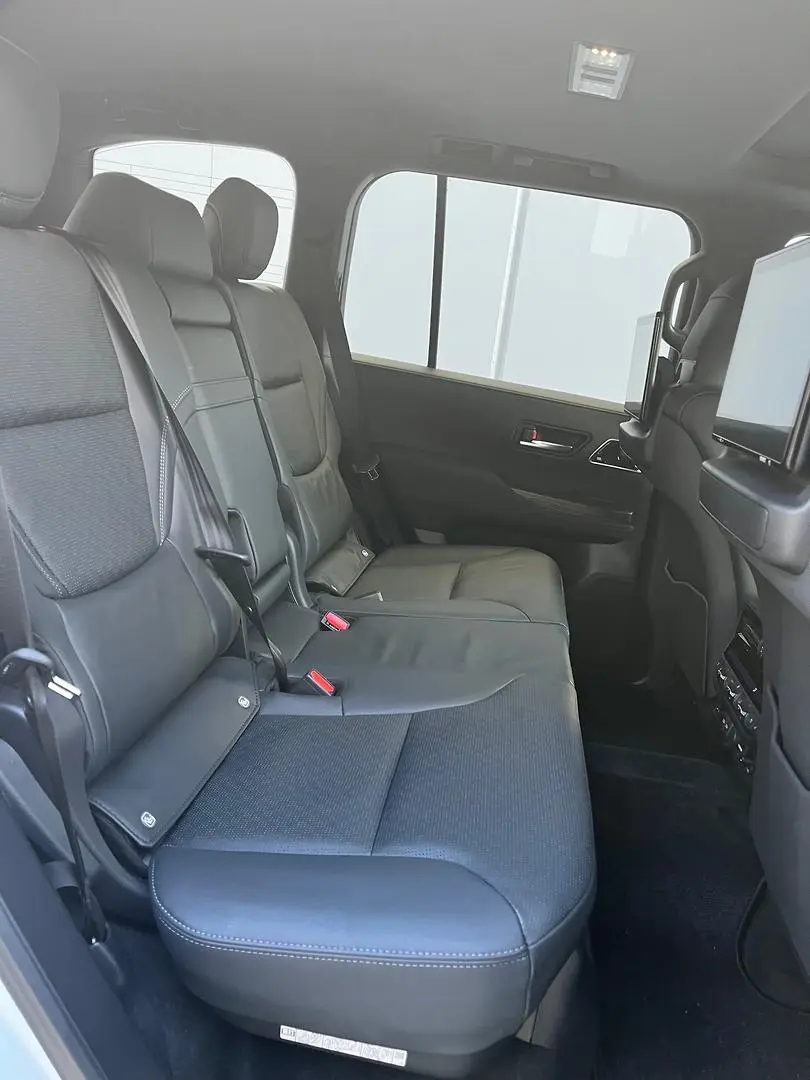 2021 Toyota Landcruiser Gallery Image 17