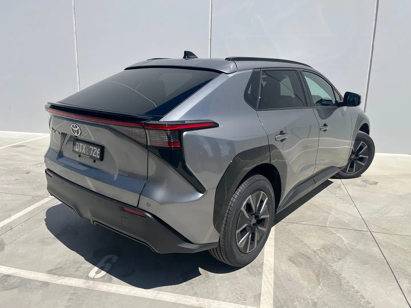 2025 Toyota bZ4X Gallery Image 14