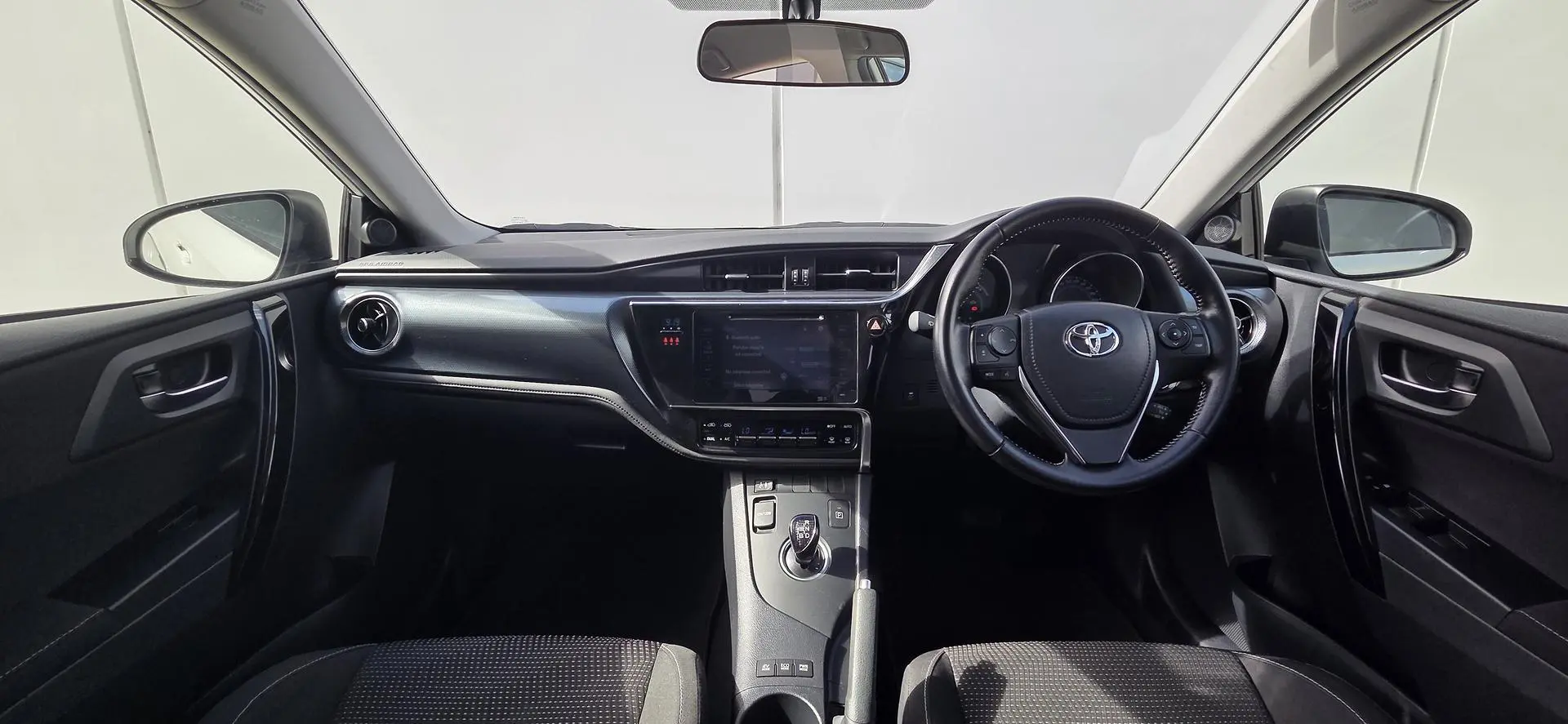 2016 Toyota Corolla Gallery Image 16