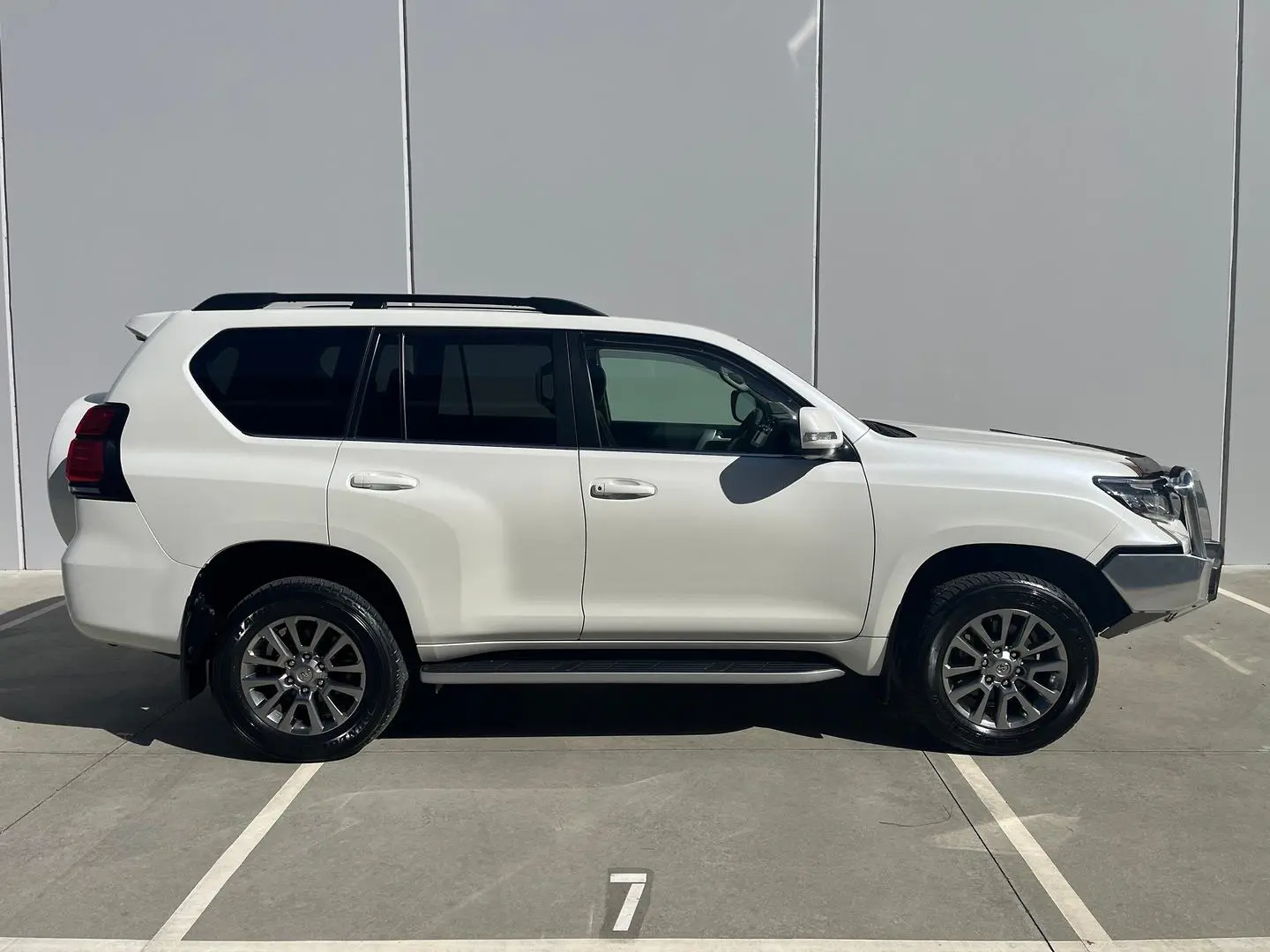 2018 Toyota Landcruiser Prado Gallery Image 14
