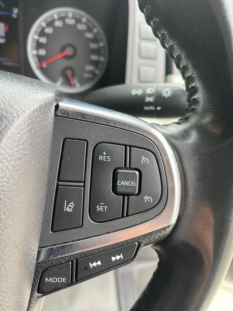 2020 Toyota Hiace Gallery Image 23