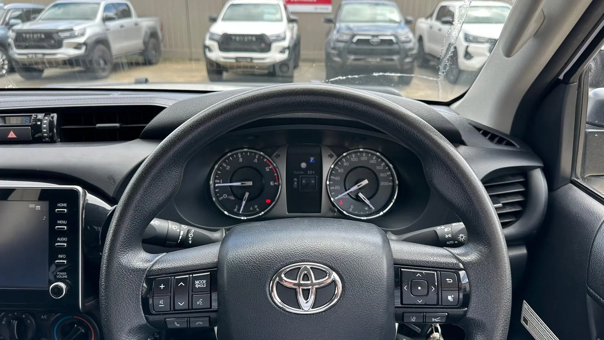 2022 Toyota Hilux Gallery Image 23